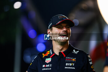 2024-09-19 - VERSTAPPEN Max (ned), Red Bull Racing RB20, portrait during the Formula 1 Singapore Grand Prix 2024, 18th round of the 2024 Formula One World Championship from September 20 to 22, 2024 on the Marina Bay Circuit, in Singapore, Singapore - F1 - SINGAPORE GRAND PRIX 2024 - FORMULA 1 - MOTORS