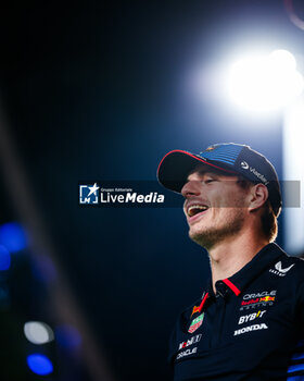 2024-09-19 - VERSTAPPEN Max (ned), Red Bull Racing RB20, portrait during the Formula 1 Singapore Grand Prix 2024, 18th round of the 2024 Formula One World Championship from September 20 to 22, 2024 on the Marina Bay Circuit, in Singapore, Singapore - F1 - SINGAPORE GRAND PRIX 2024 - FORMULA 1 - MOTORS