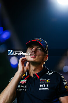 2024-09-19 - VERSTAPPEN Max (ned), Red Bull Racing RB20, portrait during the Formula 1 Singapore Grand Prix 2024, 18th round of the 2024 Formula One World Championship from September 20 to 22, 2024 on the Marina Bay Circuit, in Singapore, Singapore - F1 - SINGAPORE GRAND PRIX 2024 - FORMULA 1 - MOTORS