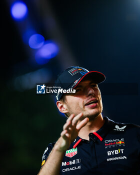 2024-09-19 - VERSTAPPEN Max (ned), Red Bull Racing RB20, portrait during the Formula 1 Singapore Grand Prix 2024, 18th round of the 2024 Formula One World Championship from September 20 to 22, 2024 on the Marina Bay Circuit, in Singapore, Singapore - F1 - SINGAPORE GRAND PRIX 2024 - FORMULA 1 - MOTORS