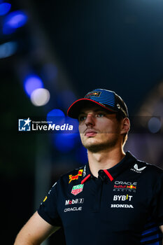 2024-09-19 - VERSTAPPEN Max (ned), Red Bull Racing RB20, portrait during the Formula 1 Singapore Grand Prix 2024, 18th round of the 2024 Formula One World Championship from September 20 to 22, 2024 on the Marina Bay Circuit, in Singapore, Singapore - F1 - SINGAPORE GRAND PRIX 2024 - FORMULA 1 - MOTORS