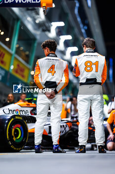 2024-09-19 - NORRIS Lando (gbr), McLaren F1 Team MCL38, PIASTRI Oscar (aus), McLaren F1 Team MCL38, portrait during the Formula 1 Singapore Grand Prix 2024, 18th round of the 2024 Formula One World Championship from September 20 to 22, 2024 on the Marina Bay Circuit, in Singapore, Singapore - F1 - SINGAPORE GRAND PRIX 2024 - FORMULA 1 - MOTORS