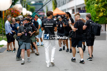 2024-09-19 - RUSSELL George (gbr), Mercedes AMG F1 Team W15, portrait during the Formula 1 Singapore Grand Prix 2024, 18th round of the 2024 Formula One World Championship from September 20 to 22, 2024 on the Marina Bay Circuit, in Singapore, Singapore - F1 - SINGAPORE GRAND PRIX 2024 - FORMULA 1 - MOTORS