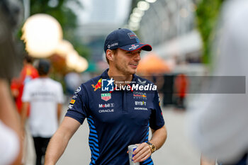 2024-09-19 - VERSTAPPEN Max (ned), Red Bull Racing RB20, portrait during the Formula 1 Singapore Grand Prix 2024, 18th round of the 2024 Formula One World Championship from September 20 to 22, 2024 on the Marina Bay Circuit, in Singapore, Singapore - F1 - SINGAPORE GRAND PRIX 2024 - FORMULA 1 - MOTORS