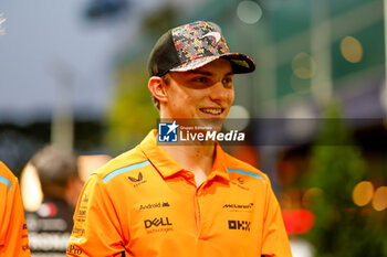 2024-09-19 - PIASTRI Oscar (aus), McLaren F1 Team MCL38, portrait during the Formula 1 Singapore Grand Prix 2024, 18th round of the 2024 Formula One World Championship from September 20 to 22, 2024 on the Marina Bay Circuit, in Singapore, Singapore - F1 - SINGAPORE GRAND PRIX 2024 - FORMULA 1 - MOTORS