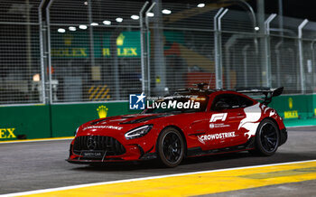 2024-09-19 - Mercedes AMG Safety Car in action during the Formula 1 Singapore Grand Prix 2024, 18th round of the 2024 Formula One World Championship from September 20 to 22, 2024 on the Marina Bay Circuit, in Singapore, Singapore - F1 - SINGAPORE GRAND PRIX 2024 - FORMULA 1 - MOTORS