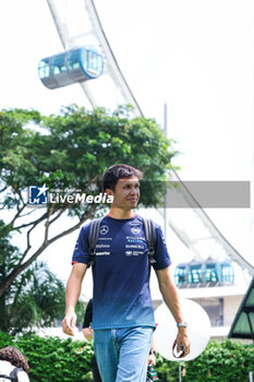 2024-09-20 - ALBON Alexander (tha), Williams Racing FW46, portrait during the Formula 1 Singapore Grand Prix 2024, 18th round of the 2024 Formula One World Championship from September 20 to 22, 2024 on the Marina Bay Circuit, in Singapore, Singapore - F1 - SINGAPORE GRAND PRIX 2024 - FORMULA 1 - MOTORS