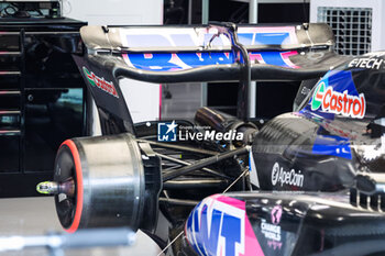 2024-09-20 - Rear wing of the Alpine F1 Team A524, mechanical detail, during the Formula 1 Singapore Grand Prix 2024, 18th round of the 2024 Formula One World Championship from September 20 to 22, 2024 on the Marina Bay Circuit, in Singapore, Singapore - F1 - SINGAPORE GRAND PRIX 2024 - FORMULA 1 - MOTORS