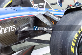 2024-09-20 - Williams Racing FW46, mechanical detail of front suspensions wishbone during the Formula 1 Singapore Grand Prix 2024, 18th round of the 2024 Formula One World Championship from September 20 to 22, 2024 on the Marina Bay Circuit, in Singapore, Singapore - F1 - SINGAPORE GRAND PRIX 2024 - FORMULA 1 - MOTORS