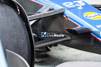 2024-09-20 - Williams Racing FW46, mechanical detail of front suspensions wishbone during the Formula 1 Singapore Grand Prix 2024, 18th round of the 2024 Formula One World Championship from September 20 to 22, 2024 on the Marina Bay Circuit, in Singapore, Singapore - F1 - SINGAPORE GRAND PRIX 2024 - FORMULA 1 - MOTORS