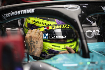 2024-09-20 - HAMILTON Lewis (gbr), Mercedes AMG F1 Team W15, portrait during the Formula 1 Singapore Grand Prix 2024, 18th round of the 2024 Formula One World Championship from September 20 to 22, 2024 on the Marina Bay Circuit, in Singapore, Singapore - F1 - SINGAPORE GRAND PRIX 2024 - FORMULA 1 - MOTORS