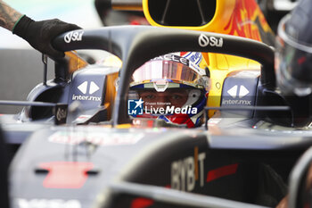 2024-09-20 - VERSTAPPEN Max (ned), Red Bull Racing RB20, portrait during the Formula 1 Singapore Grand Prix 2024, 18th round of the 2024 Formula One World Championship from September 20 to 22, 2024 on the Marina Bay Circuit, in Singapore, Singapore - F1 - SINGAPORE GRAND PRIX 2024 - FORMULA 1 - MOTORS