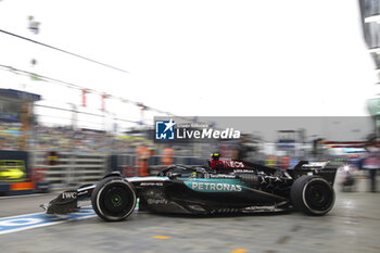 2024-09-20 - 44 HAMILTON Lewis (gbr), Mercedes AMG F1 Team W15, action during the Formula 1 Singapore Grand Prix 2024, 18th round of the 2024 Formula One World Championship from September 20 to 22, 2024 on the Marina Bay Circuit, in Singapore, Singapore - F1 - SINGAPORE GRAND PRIX 2024 - FORMULA 1 - MOTORS