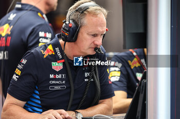 2024-09-20 - MONAGHAN Paul, Chief Engineer & Car Engineering of Red Bull Racing, portrait during the Formula 1 Singapore Grand Prix 2024, 18th round of the 2024 Formula One World Championship from September 20 to 22, 2024 on the Marina Bay Circuit, in Singapore, Singapore - F1 - SINGAPORE GRAND PRIX 2024 - FORMULA 1 - MOTORS