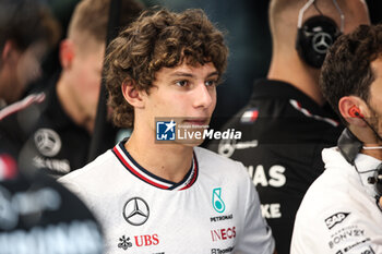 2024-09-20 - KIMI ANTONELLI Andrea (ita), Junior Driver of Mercedes AMG F1 Team, portrait during the Formula 1 Singapore Grand Prix 2024, 18th round of the 2024 Formula One World Championship from September 20 to 22, 2024 on the Marina Bay Circuit, in Singapore, Singapore - F1 - SINGAPORE GRAND PRIX 2024 - FORMULA 1 - MOTORS