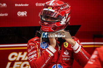 2024-09-20 - LECLERC Charles (mco), Scuderia Ferrari SF-24, portrait during the Formula 1 Singapore Grand Prix 2024, 18th round of the 2024 Formula One World Championship from September 20 to 22, 2024 on the Marina Bay Circuit, in Singapore, Singapore - F1 - SINGAPORE GRAND PRIX 2024 - FORMULA 1 - MOTORS