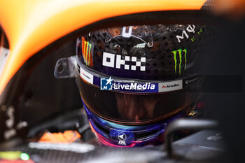 2024-09-20 - NORRIS Lando (gbr), McLaren F1 Team MCL38, portrait during the Formula 1 Singapore Grand Prix 2024, 18th round of the 2024 Formula One World Championship from September 20 to 22, 2024 on the Marina Bay Circuit, in Singapore, Singapore - F1 - SINGAPORE GRAND PRIX 2024 - FORMULA 1 - MOTORS