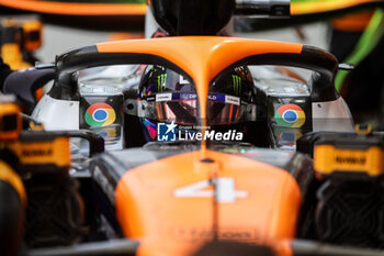 2024-09-20 - 04 NORRIS Lando (gbr), McLaren F1 Team MCL38, action during the Formula 1 Singapore Grand Prix 2024, 18th round of the 2024 Formula One World Championship from September 20 to 22, 2024 on the Marina Bay Circuit, in Singapore, Singapore - F1 - SINGAPORE GRAND PRIX 2024 - FORMULA 1 - MOTORS