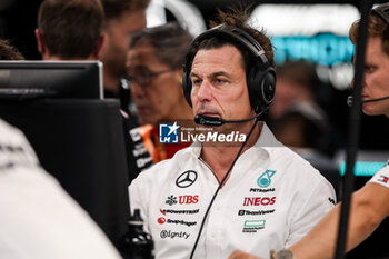 2024-09-20 - WOLFF Toto (aut), Team Principal & CEO of Mercedes AMG F1 Team, portrait during the Formula 1 Singapore Grand Prix 2024, 18th round of the 2024 Formula One World Championship from September 20 to 22, 2024 on the Marina Bay Circuit, in Singapore, Singapore - F1 - SINGAPORE GRAND PRIX 2024 - FORMULA 1 - MOTORS