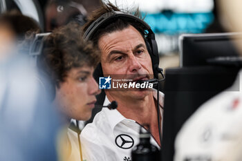 2024-09-20 - WOLFF Toto (aut), Team Principal & CEO of Mercedes AMG F1 Team, portrait KIMI ANTONELLI Andrea (ita), Junior Driver of Mercedes AMG F1 Team, portrait during the Formula 1 Singapore Grand Prix 2024, 18th round of the 2024 Formula One World Championship from September 20 to 22, 2024 on the Marina Bay Circuit, in Singapore, Singapore - F1 - SINGAPORE GRAND PRIX 2024 - FORMULA 1 - MOTORS