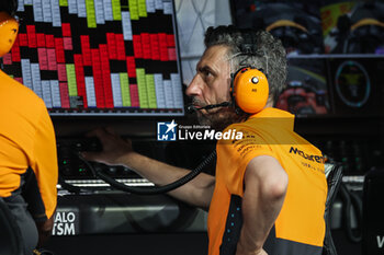 2024-09-20 - STELLA Andrea (ita), Team Principal of McLaren F1 Team, portrait during the Formula 1 Singapore Grand Prix 2024, 18th round of the 2024 Formula One World Championship from September 20 to 22, 2024 on the Marina Bay Circuit, in Singapore, Singapore - F1 - SINGAPORE GRAND PRIX 2024 - FORMULA 1 - MOTORS