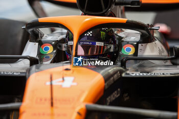 2024-09-20 - NORRIS Lando (gbr), McLaren F1 Team MCL38, portrait during the Formula 1 Singapore Grand Prix 2024, 18th round of the 2024 Formula One World Championship from September 20 to 22, 2024 on the Marina Bay Circuit, in Singapore, Singapore - F1 - SINGAPORE GRAND PRIX 2024 - FORMULA 1 - MOTORS