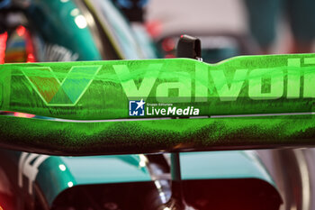 2024-09-20 - Aston Martin F1 Team AMR23, mechanical detail rear wing flow-vis during the Formula 1 Singapore Grand Prix 2024, 18th round of the 2024 Formula One World Championship from September 20 to 22, 2024 on the Marina Bay Circuit, in Singapore, Singapore - F1 - SINGAPORE GRAND PRIX 2024 - FORMULA 1 - MOTORS