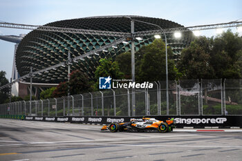 2024-09-20 - 04 NORRIS Lando (gbr), McLaren F1 Team MCL38, action during the Formula 1 Singapore Grand Prix 2024, 18th round of the 2024 Formula One World Championship from September 20 to 22, 2024 on the Marina Bay Circuit, in Singapore, Singapore - F1 - SINGAPORE GRAND PRIX 2024 - FORMULA 1 - MOTORS