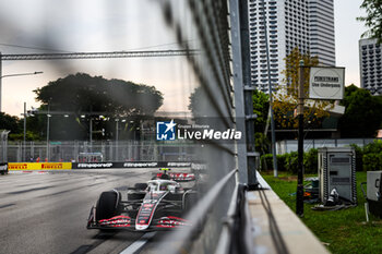 2024-09-20 - 27 HULKENBERG Nico (ger), Haas F1 Team VF-24 Ferrari, action during the Formula 1 Singapore Grand Prix 2024, 18th round of the 2024 Formula One World Championship from September 20 to 22, 2024 on the Marina Bay Circuit, in Singapore, Singapore - F1 - SINGAPORE GRAND PRIX 2024 - FORMULA 1 - MOTORS