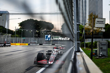 2024-09-20 - 20 MAGNUSSEN Kevin (den), Haas F1 Team VF-24 Ferrari, action during the Formula 1 Singapore Grand Prix 2024, 18th round of the 2024 Formula One World Championship from September 20 to 22, 2024 on the Marina Bay Circuit, in Singapore, Singapore - F1 - SINGAPORE GRAND PRIX 2024 - FORMULA 1 - MOTORS