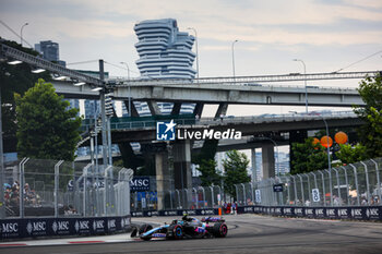 2024-09-20 - 10 GASLY Pierre (fra), Alpine F1 Team A524, action during the Formula 1 Singapore Grand Prix 2024, 18th round of the 2024 Formula One World Championship from September 20 to 22, 2024 on the Marina Bay Circuit, in Singapore, Singapore - F1 - SINGAPORE GRAND PRIX 2024 - FORMULA 1 - MOTORS