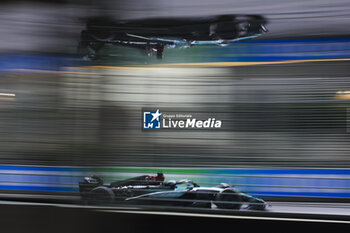 2024-09-20 - 63 RUSSELL George (gbr), Mercedes AMG F1 Team W15, action during the Formula 1 Singapore Grand Prix 2024, 18th round of the 2024 Formula One World Championship from September 20 to 22, 2024 on the Marina Bay Circuit, in Singapore, Singapore - F1 - SINGAPORE GRAND PRIX 2024 - FORMULA 1 - MOTORS