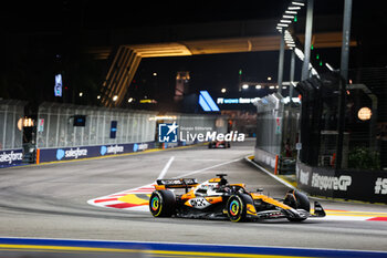 2024-09-20 - 81 PIASTRI Oscar (aus), McLaren F1 Team MCL38, action during the Formula 1 Singapore Grand Prix 2024, 18th round of the 2024 Formula One World Championship from September 20 to 22, 2024 on the Marina Bay Circuit, in Singapore, Singapore - F1 - SINGAPORE GRAND PRIX 2024 - FORMULA 1 - MOTORS