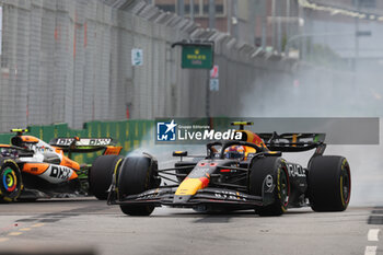 2024-09-20 - 11 PEREZ Sergio (mex), Red Bull Racing RB20, action during the Formula 1 Singapore Grand Prix 2024, 18th round of the 2024 Formula One World Championship from September 20 to 22, 2024 on the Marina Bay Circuit, in Singapore, Singapore - F1 - SINGAPORE GRAND PRIX 2024 - FORMULA 1 - MOTORS