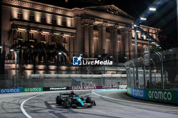 2024-09-20 - 63 RUSSELL George (gbr), Mercedes AMG F1 Team W15, action during the Formula 1 Singapore Grand Prix 2024, 18th round of the 2024 Formula One World Championship from September 20 to 22, 2024 on the Marina Bay Circuit, in Singapore, Singapore - F1 - SINGAPORE GRAND PRIX 2024 - FORMULA 1 - MOTORS