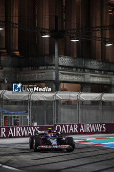 2024-09-20 - 22 TSUNODA Yuki (jap), Visa Cash App RB F1 Team VCARB 01, action during the Formula 1 Singapore Grand Prix 2024, 18th round of the 2024 Formula One World Championship from September 20 to 22, 2024 on the Marina Bay Circuit, in Singapore, Singapore - F1 - SINGAPORE GRAND PRIX 2024 - FORMULA 1 - MOTORS