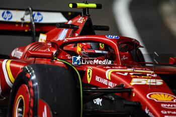 2024-09-20 - 55 SAINZ Carlos (spa), Scuderia Ferrari SF-24, action during the Formula 1 Singapore Grand Prix 2024, 18th round of the 2024 Formula One World Championship from September 20 to 22, 2024 on the Marina Bay Circuit, in Singapore, Singapore - F1 - SINGAPORE GRAND PRIX 2024 - FORMULA 1 - MOTORS