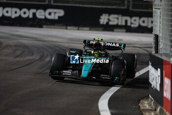 2024-09-20 - 44 HAMILTON Lewis (gbr), Mercedes AMG F1 Team W15, action during the Formula 1 Singapore Grand Prix 2024, 18th round of the 2024 Formula One World Championship from September 20 to 22, 2024 on the Marina Bay Circuit, in Singapore, Singapore - F1 - SINGAPORE GRAND PRIX 2024 - FORMULA 1 - MOTORS