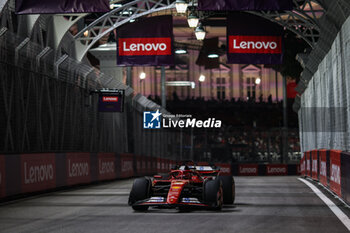 2024-09-20 - 16 LECLERC Charles (mco), Scuderia Ferrari SF-24, action during the Formula 1 Singapore Grand Prix 2024, 18th round of the 2024 Formula One World Championship from September 20 to 22, 2024 on the Marina Bay Circuit, in Singapore, Singapore - F1 - SINGAPORE GRAND PRIX 2024 - FORMULA 1 - MOTORS