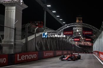 2024-09-20 - 16 LECLERC Charles (mco), Scuderia Ferrari SF-24, action during the Formula 1 Singapore Grand Prix 2024, 18th round of the 2024 Formula One World Championship from September 20 to 22, 2024 on the Marina Bay Circuit, in Singapore, Singapore - F1 - SINGAPORE GRAND PRIX 2024 - FORMULA 1 - MOTORS