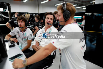 2024-09-20 - KIMI ANTONELLI Andrea (ita), Junior Driver of Mercedes AMG F1 Team, portrait WOLFF Toto (aut), Team Principal & CEO of Mercedes AMG F1 Team, portrait SCHUMACHER Mick, Junior Driver of Mercedes AMG F1 Team, portrait during the Formula 1 Singapore Grand Prix 2024, 18th round of the 2024 Formula One World Championship from September 20 to 22, 2024 on the Marina Bay Circuit, in Singapore, Singapore - F1 - SINGAPORE GRAND PRIX 2024 - FORMULA 1 - MOTORS