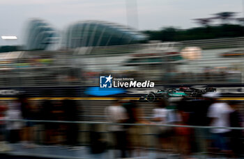 2024-09-20 - 63 RUSSELL George (gbr), Mercedes AMG F1 Team W15, action during the Formula 1 Singapore Grand Prix 2024, 18th round of the 2024 Formula One World Championship from September 20 to 22, 2024 on the Marina Bay Circuit, in Singapore, Singapore - F1 - SINGAPORE GRAND PRIX 2024 - FORMULA 1 - MOTORS