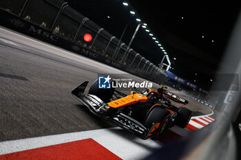 2024-09-20 - 04 NORRIS Lando (gbr), McLaren F1 Team MCL38, action during the Formula 1 Singapore Grand Prix 2024, 18th round of the 2024 Formula One World Championship from September 20 to 22, 2024 on the Marina Bay Circuit, in Singapore, Singapore - F1 - SINGAPORE GRAND PRIX 2024 - FORMULA 1 - MOTORS