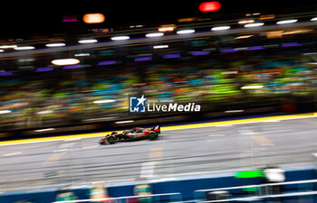 2024-09-20 - 81 PIASTRI Oscar (aus), McLaren F1 Team MCL38, action during the Formula 1 Singapore Grand Prix 2024, 18th round of the 2024 Formula One World Championship from September 20 to 22, 2024 on the Marina Bay Circuit, in Singapore, Singapore - F1 - SINGAPORE GRAND PRIX 2024 - FORMULA 1 - MOTORS