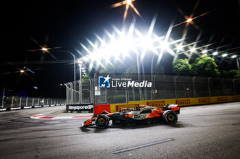 2024-09-20 - 04 NORRIS Lando (gbr), McLaren F1 Team MCL38, action during the Formula 1 Singapore Grand Prix 2024, 18th round of the 2024 Formula One World Championship from September 20 to 22, 2024 on the Marina Bay Circuit, in Singapore, Singapore - F1 - SINGAPORE GRAND PRIX 2024 - FORMULA 1 - MOTORS