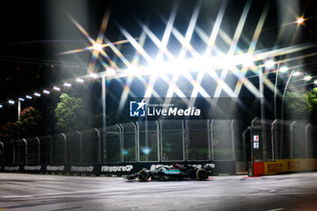 2024-09-20 - 63 RUSSELL George (gbr), Mercedes AMG F1 Team W15, action during the Formula 1 Singapore Grand Prix 2024, 18th round of the 2024 Formula One World Championship from September 20 to 22, 2024 on the Marina Bay Circuit, in Singapore, Singapore - F1 - SINGAPORE GRAND PRIX 2024 - FORMULA 1 - MOTORS