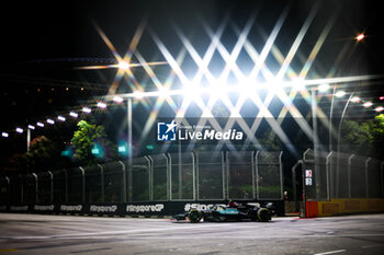 2024-09-20 - 44 HAMILTON Lewis (gbr), Mercedes AMG F1 Team W15, action during the Formula 1 Singapore Grand Prix 2024, 18th round of the 2024 Formula One World Championship from September 20 to 22, 2024 on the Marina Bay Circuit, in Singapore, Singapore - F1 - SINGAPORE GRAND PRIX 2024 - FORMULA 1 - MOTORS