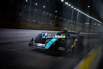 2024-09-20 - 44 HAMILTON Lewis (gbr), Mercedes AMG F1 Team W15, action during the Formula 1 Singapore Grand Prix 2024, 18th round of the 2024 Formula One World Championship from September 20 to 22, 2024 on the Marina Bay Circuit, in Singapore, Singapore - F1 - SINGAPORE GRAND PRIX 2024 - FORMULA 1 - MOTORS