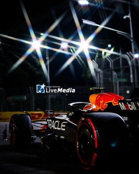 2024-09-20 - 11 PEREZ Sergio (mex), Red Bull Racing RB20, action during the Formula 1 Singapore Grand Prix 2024, 18th round of the 2024 Formula One World Championship from September 20 to 22, 2024 on the Marina Bay Circuit, in Singapore, Singapore - F1 - SINGAPORE GRAND PRIX 2024 - FORMULA 1 - MOTORS