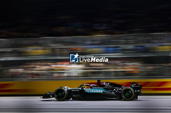 2024-09-20 - 63 RUSSELL George (gbr), Mercedes AMG F1 Team W15, action during the Formula 1 Singapore Grand Prix 2024, 18th round of the 2024 Formula One World Championship from September 20 to 22, 2024 on the Marina Bay Circuit, in Singapore, Singapore - F1 - SINGAPORE GRAND PRIX 2024 - FORMULA 1 - MOTORS